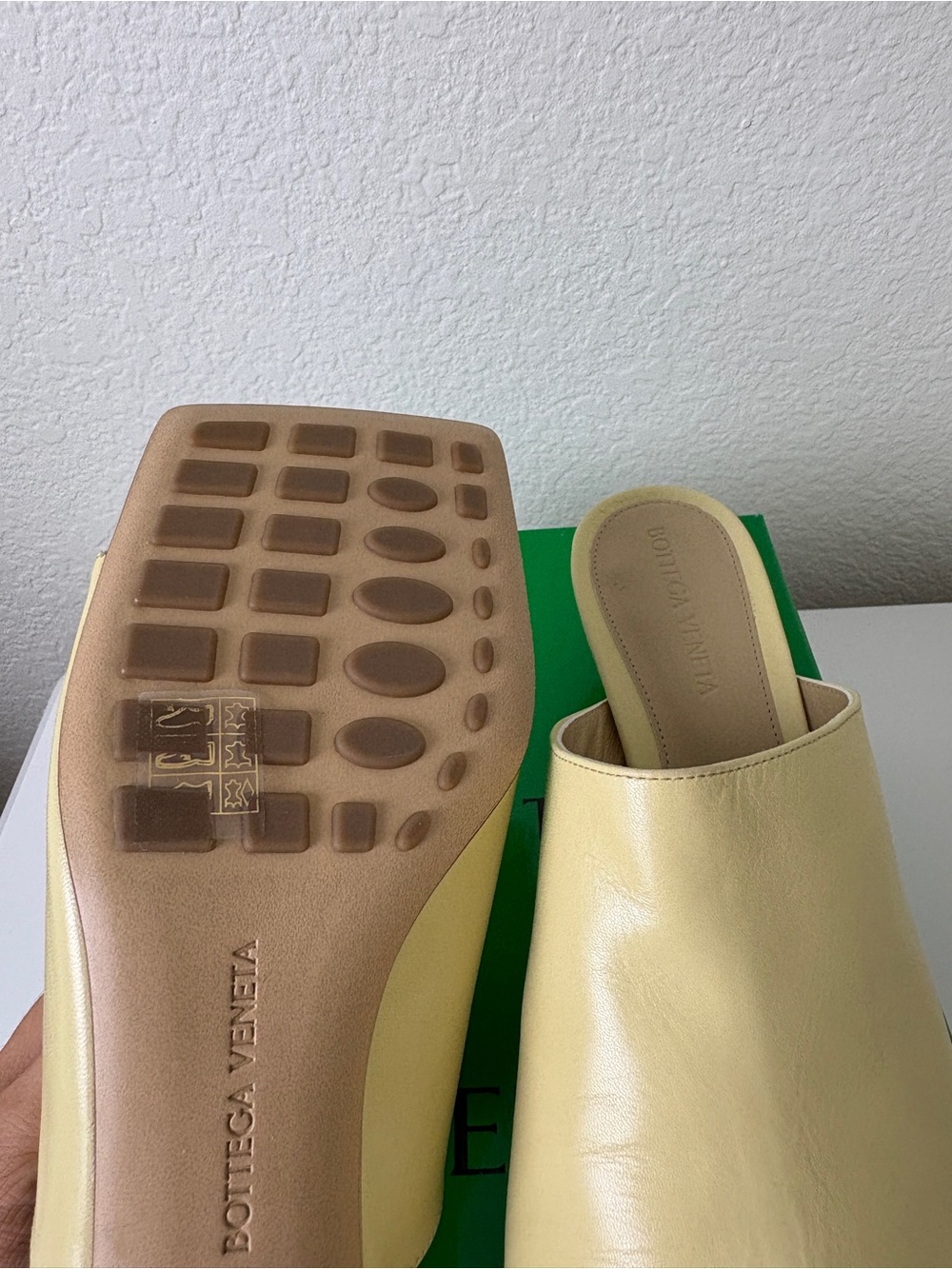 Bottega Veneta Women's baby yellow Slide mules kitten heels 38.5 - Picture 7 of 8